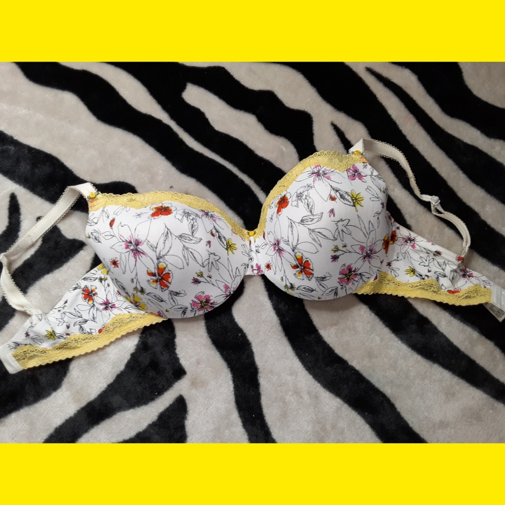 Be Tempted 36DDD floral bra